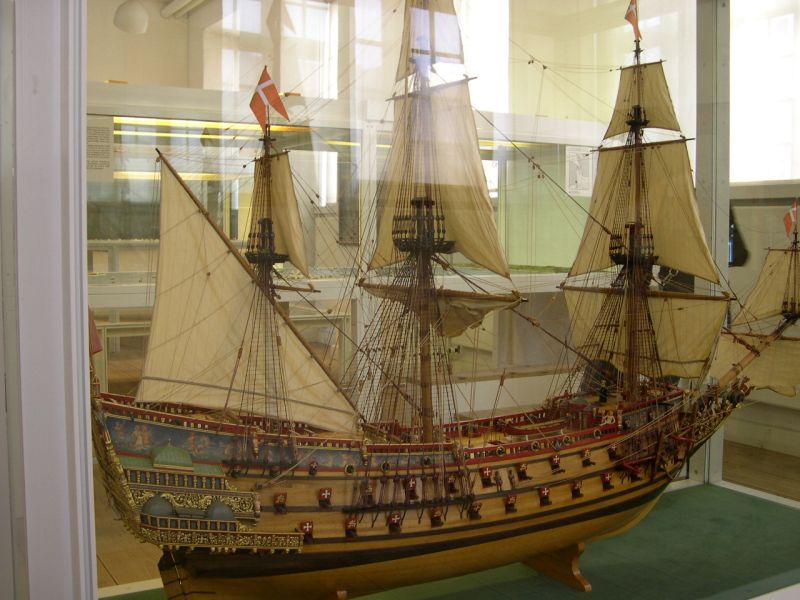 Segelkriegsschiffe im Orlogsmuseet in Kopenhagen