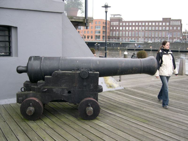 Kanonen in Amsterdamer Museen