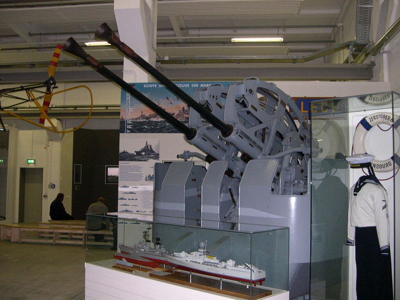 4 cm Bofors im Militärhistorischen Museum Dresden