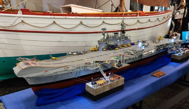 Flugzeugträger HMS Hermes