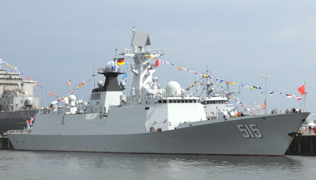 Chinesische Fregatte Binzhou in Kiel