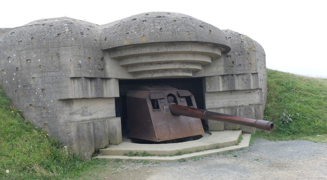Batterie in Longues-sur-mer mit 15 cm TbK C/36-Geschütz