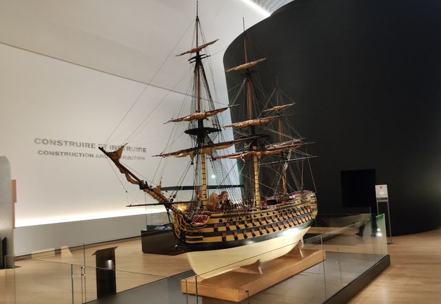 Dreidecker Royal Louis