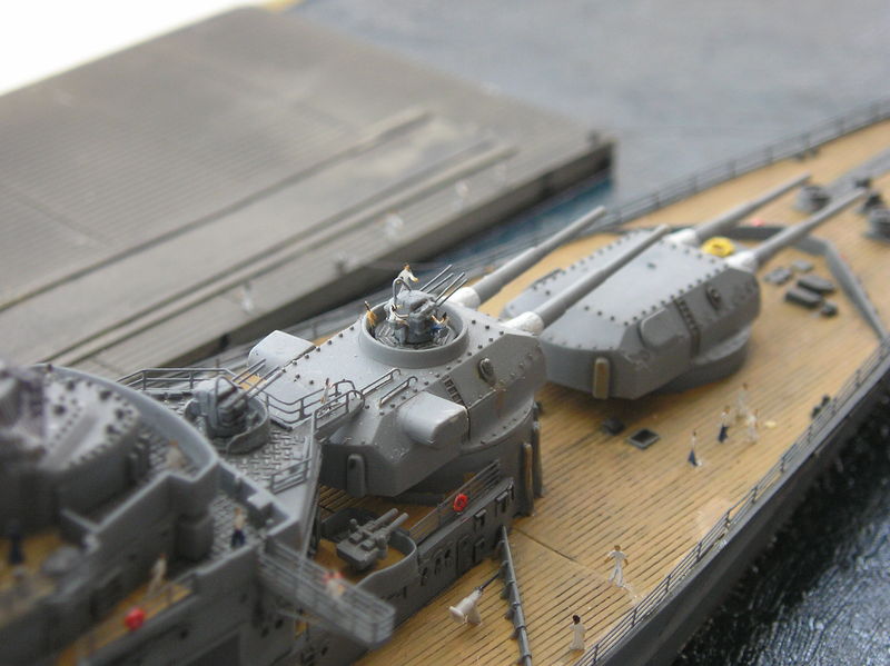 Schlachtschiff Tirpitz 1/700