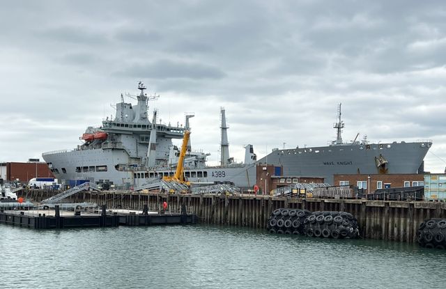 Tanker RFA Wave Knight