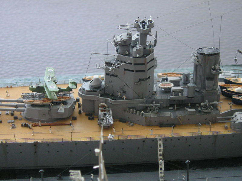 HMS Rodney und Zerstörer