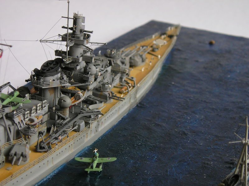 Schlachtschiff Scharnhorst 1/700