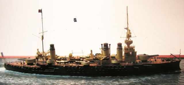 Französisches Schlachtschiff Liberté (1/700)