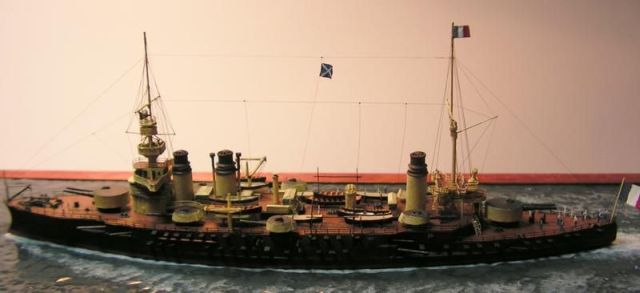 Französisches Schlachtschiff Liberté (1/700)