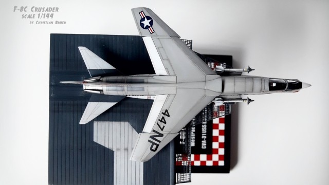 Jäger Vought F-8C Crusader (1/144)