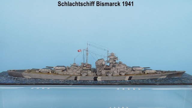 Schlachtschiff Bismarck (1/700)