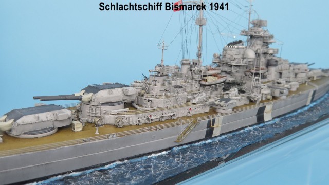 Schlachtschiff Bismarck (1/700)