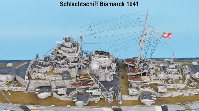 Schlachtschiff Bismarck (1/700)