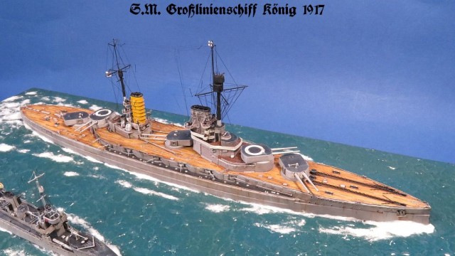 Linienschiff SMS König und Torpedoboot B 98(1/700)