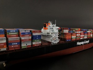 Containerschiff Colombo Express (1/700)