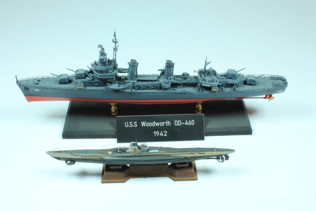 U-Boote des Typs VII B und Zerstörer USS Woodworth (1/700)