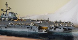 Flugzeugträger USS Coral Sea (1/350)