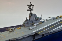 Flugzeugträger USS Hornet (1/530)