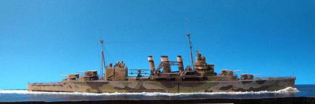 Schwerer Kreuzer HMS Suffolk (1/600)