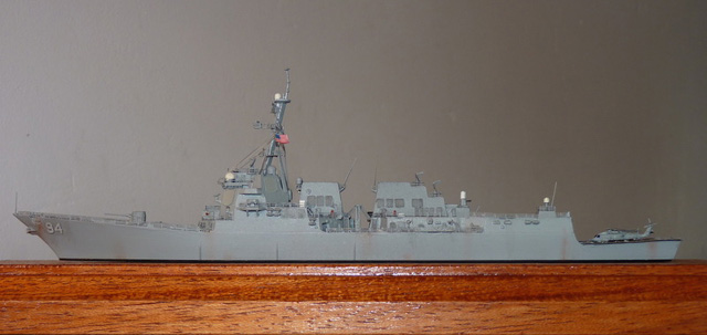 Lenkwaffenzerstörer USS Nitze (1/700)