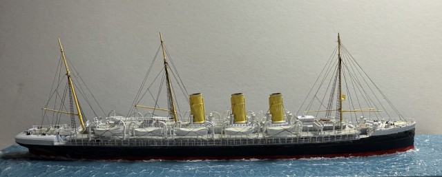 Passagierschiff Columbia (1/700)