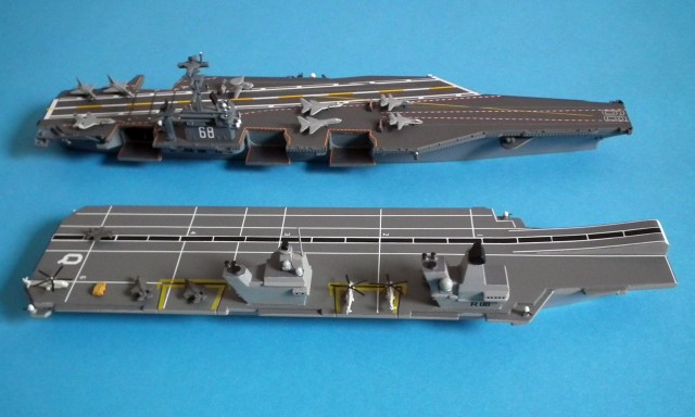 Flugzeugträger HMS Queen Elizabeth und USS Nimitz (Revell, auf Wasserlinie modifiziert und mit Hangar ausgerüstet)