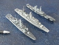 Fregatten HMS Ardent, HMS Brillliant und Almirante Lynch (1/700)