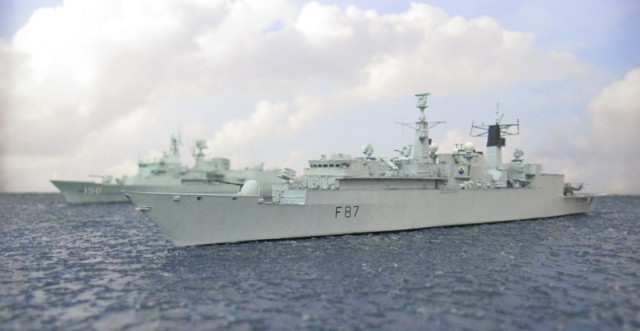 Fregatten HMS Chatham und HMAS Anzac (1/700)