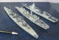 Schwerer Kreuzer HMS Dorsetshire, Hubschrauberkreuzer HMS Tiger und Zerstörer Nanchang (1/700)