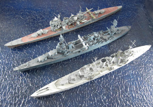 Schwere Kreuzer HMS Exeter, USS Chicago und Nachi (1/700)