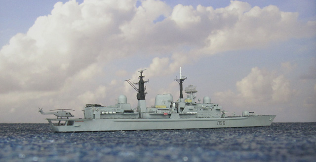 Lenkwaffenzerstörer HMS Gloucester (1/700)