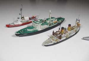 Eisbrecher J. Stalin, Lenin und USCGC Burton Island (1/700)