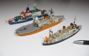 Eisbrecher J. Stalin und Polarforschungsschiffe Shirase und Polarstern (1/700)