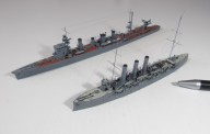 Geschützter Kreuzer Tsushima und Leichter Kreuzer Jintsu (1/700)