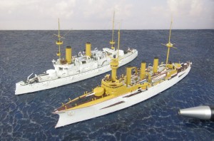 Geschützte Kreuzer SMS Vineta und USS Olympia (1/700)