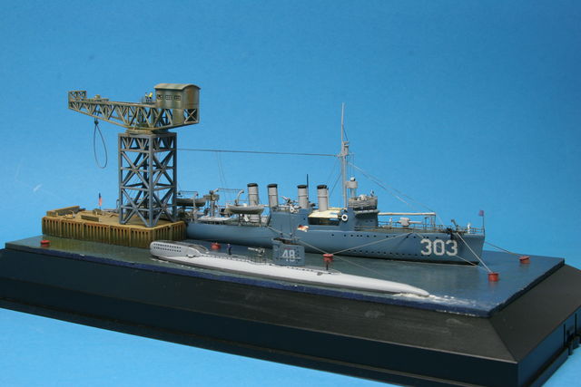 Clemson Klasse Zerstörer im Hafen 1/400 von Max Hecker