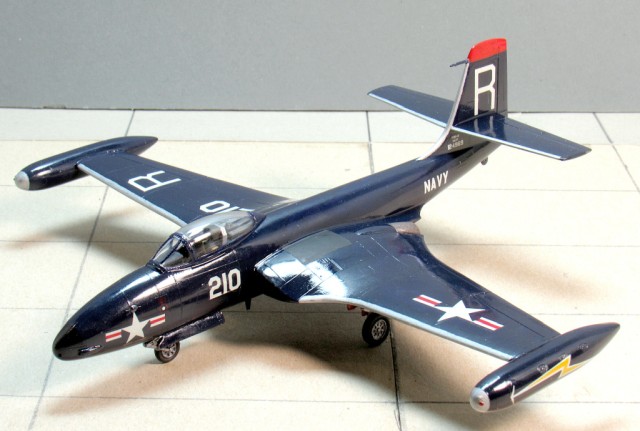 Jagdflugzeug McDonnell F2H-2 Banshee (1/72)
