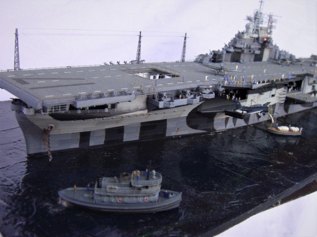 Flugzeugträger USS Bunker Hill (1/700)