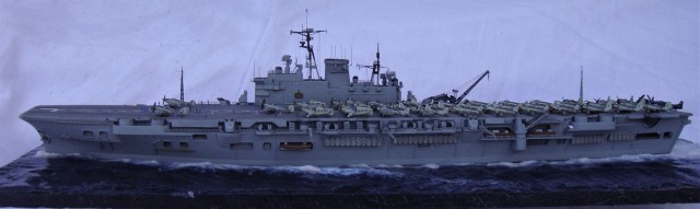 Flugzeugträger HMS Eagle (1/700)