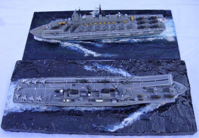 Flugzeugträger HMS Illustrious und HMS Invincible (1/700)
