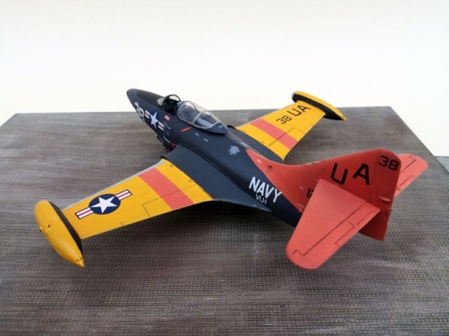 Drohnenkontrollflugzeug Grumman F9F-5KD Panther (1/48)