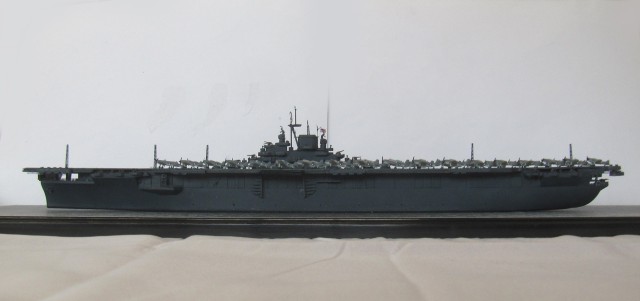 Flugzeugträger USS Essex (1/700)