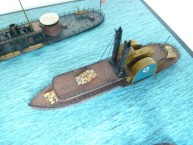 Flussfrachtschiff und USS Miantonomoh
