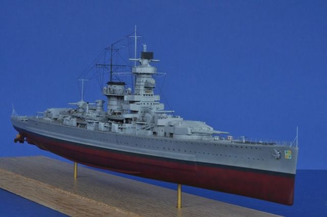 Schwerer Kreuzer (Panzerschiff) Admiral Graf Spee (1/350)
