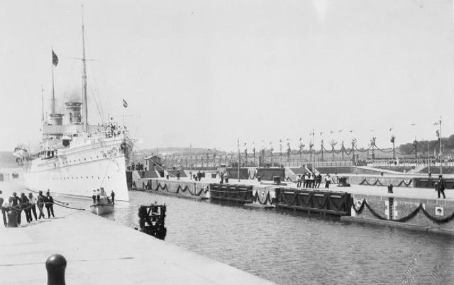 SMS Hohenzollern bei der Eröffnung des Nord-Ostsee-Kanals