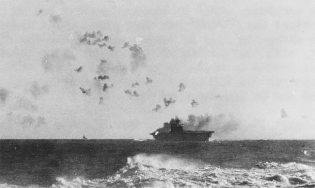 Flugzeugträger USS Enterprise während der Schlacht bei den Ostsalomonen