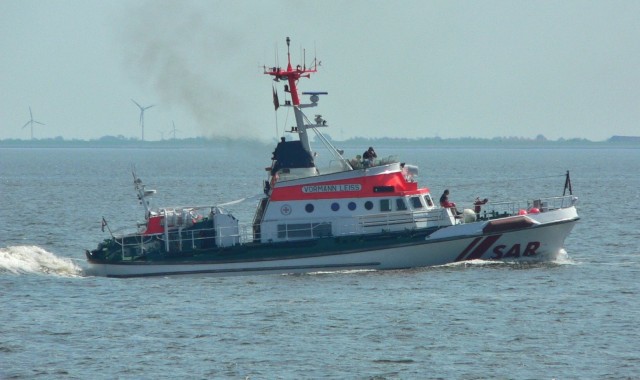 Seenotrettungskreuzer Vormann Leiss vor Juist (Foto Thomas Träger)