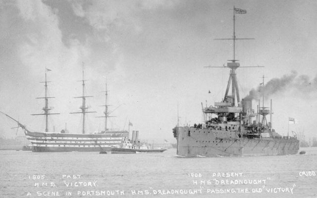 HMS Victory und Dreadnought