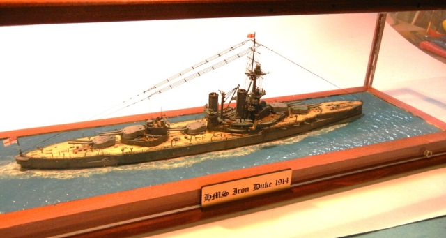 Schlachtschiff HMS Iron Duke (1/700)