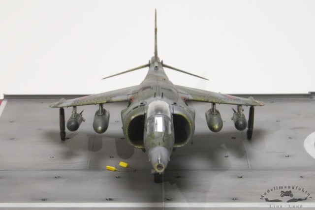 Kampfflugzeug Hawker Siddeley Harrier Gr.3 (1/72)